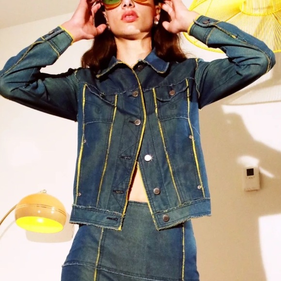 Moschino Jean Italy woman’s light weight jacket - Picture 1 of 16